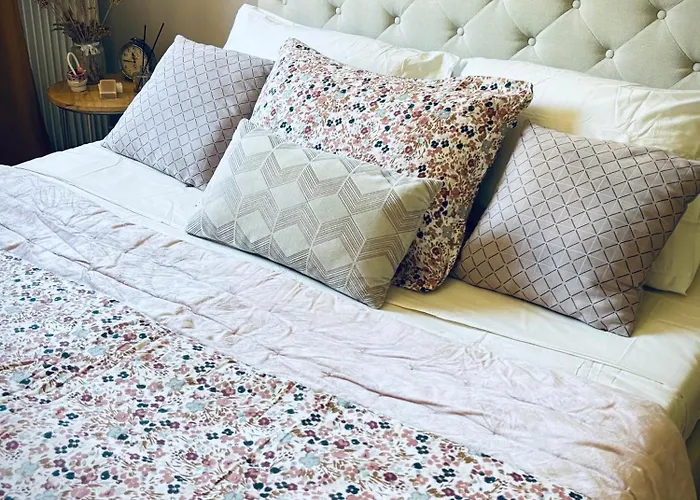 Face A La Santa-Maria-di-Lota